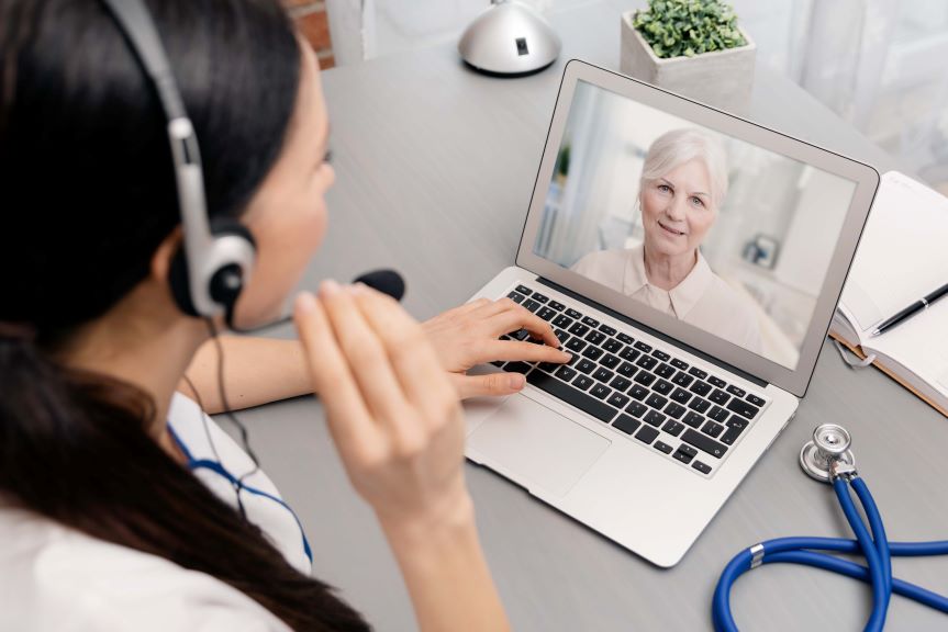 Lieux d’implantation des cabines de téléconsultation et de télésoin : assurer l’accès à des soins de qualité